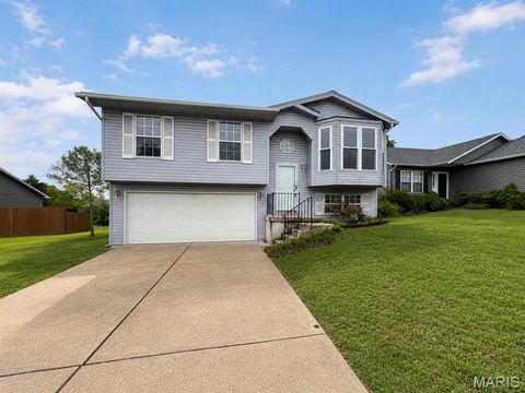 Photo of 3261 5 Oaks Drive, Arnold, MO 63010 (MLS # 26031457)