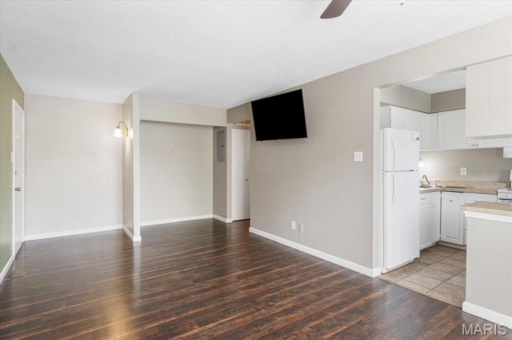 Florissant, Missouri 63033, United States, 2 Bedrooms Bedrooms, ,1 BathroomBathrooms,Residential,Active,148187