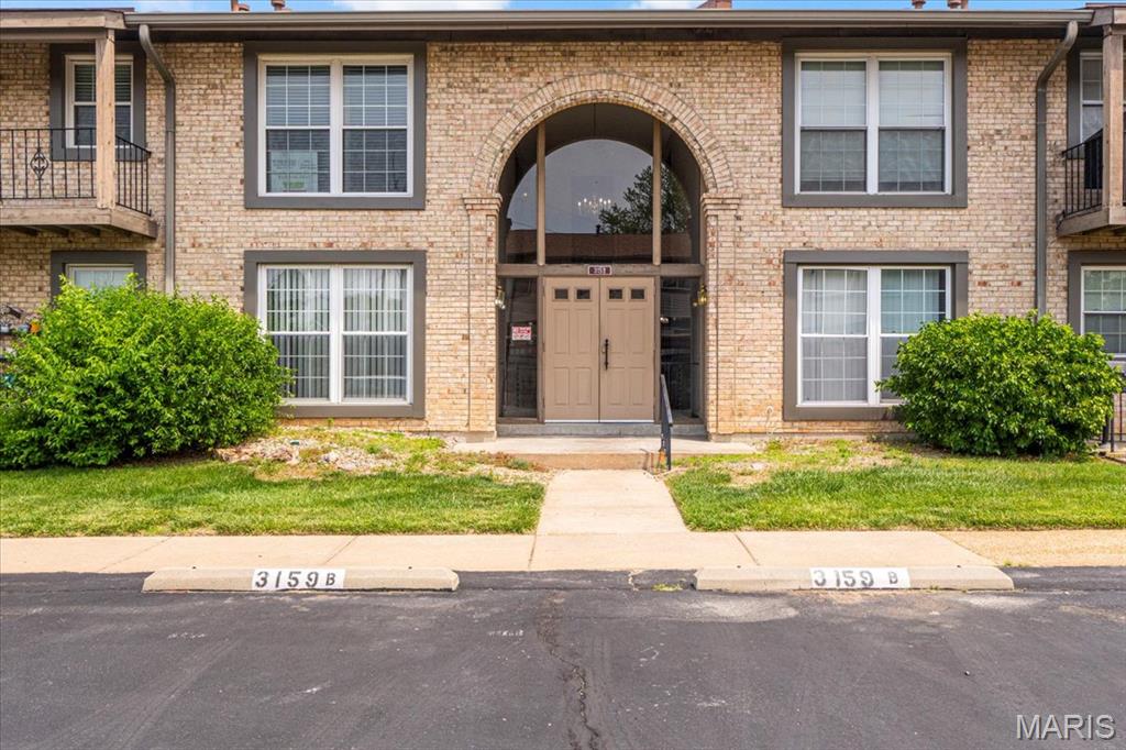 Florissant, Missouri 63033, United States, 2 Bedrooms Bedrooms, ,1 BathroomBathrooms,Residential,Active,148187