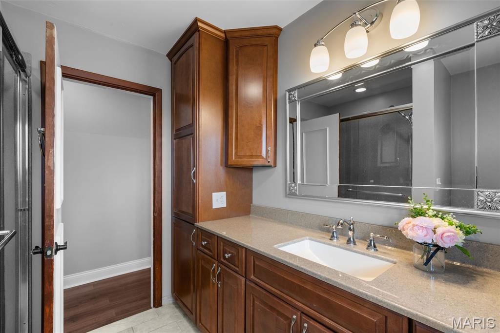 Quinettes Sub Amd Place Resub Of Lt 28 - Residential