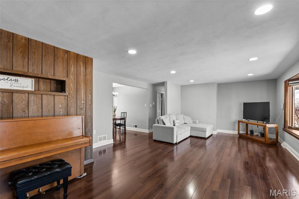 Quinettes Sub Amd Place Resub Of Lt 28 - Residential