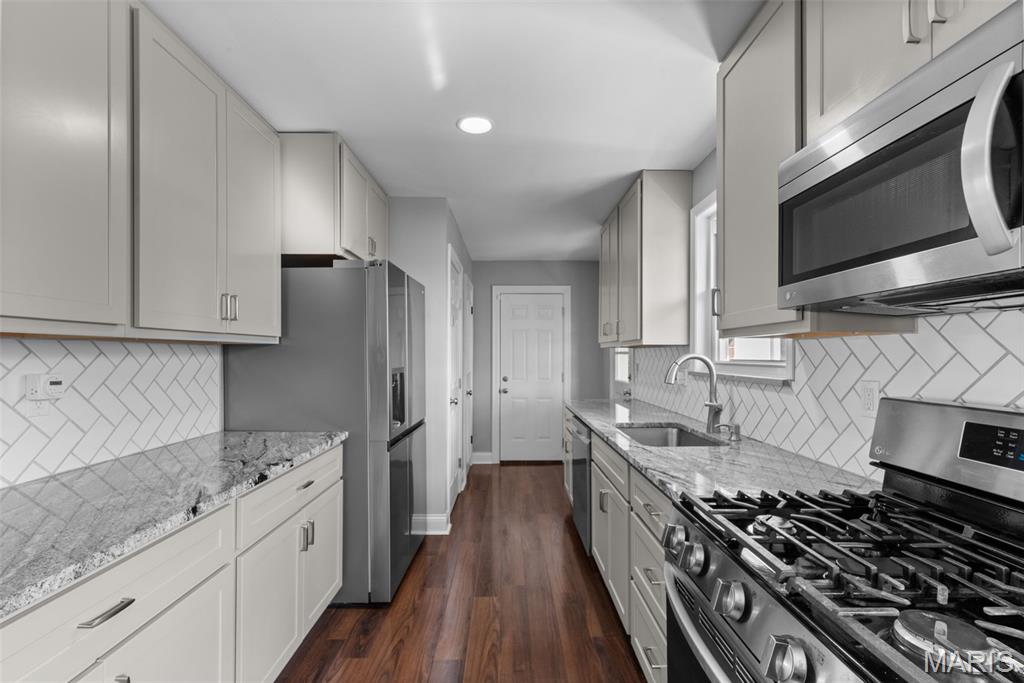 Quinettes Sub Amd Place Resub Of Lt 28 - Residential