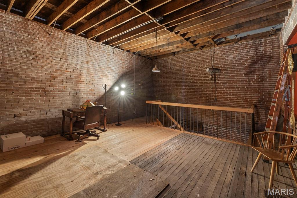 The Gate District - Land