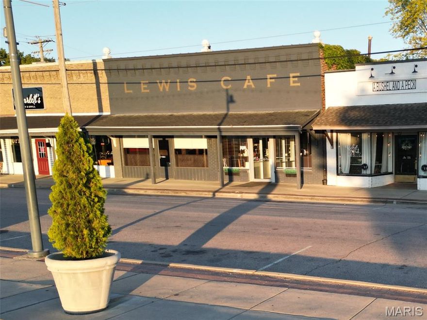 Step into this charming, building right on Main Street in the heart of St. Clair. This sale includes the building and equipment. Just bring your recipes and your passion!

* Located near shopping and other Main Street favorites
* Fully equipped restaurant building
* Basement
* Furnished

If you’ve ever dreamed of owning a restaurant, this is your chance.

Possible lease $3,500/month