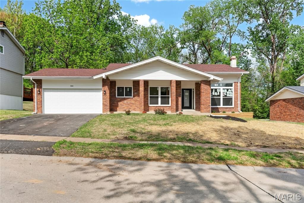 Photo of 14541 Soho Drive, Florissant, MO 63034 (MLS # 26024937)
