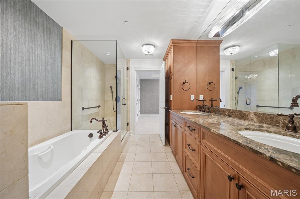 Park Plaza Residential Condo - Residential