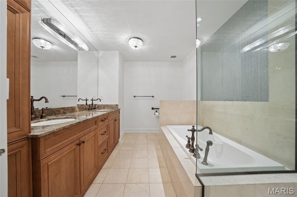 Park Plaza Residential Condo - Residential