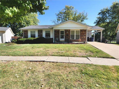 Photo of 2580 Hedgerow Drive, Florissant, MO 63031 (MLS # 26068274)