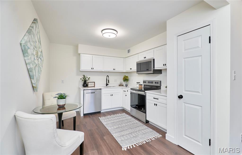 Creve Coeur Crossing Condo - Residential