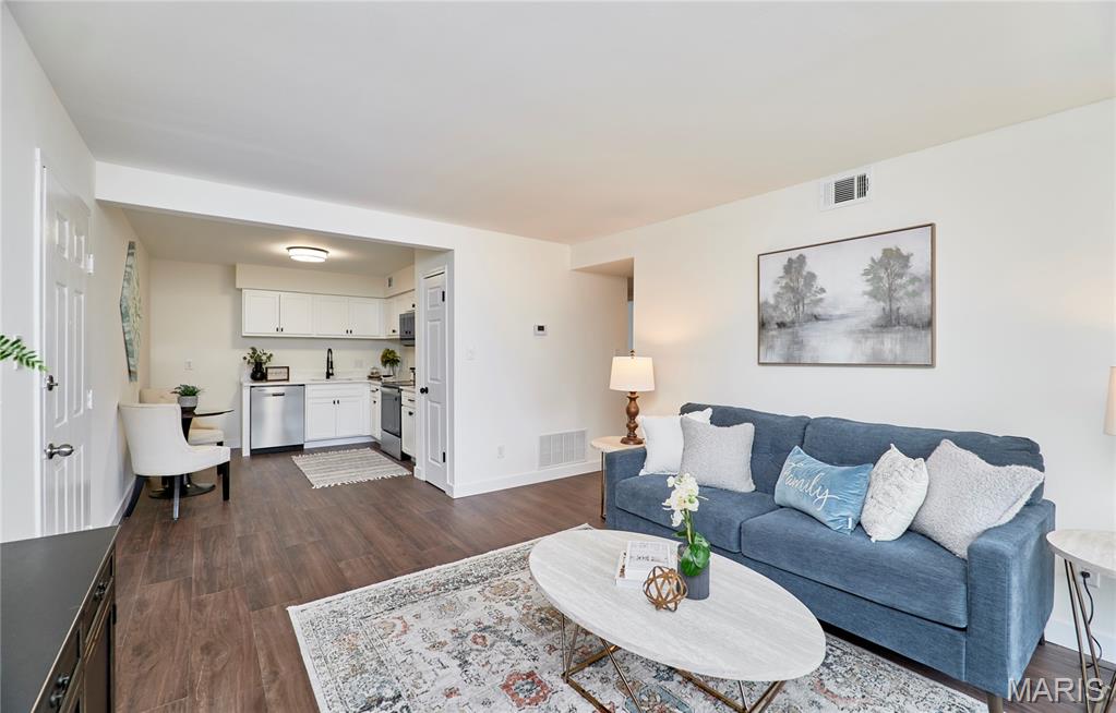 Creve Coeur Crossing Condo - Residential