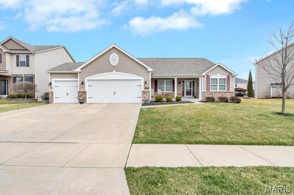 Photo of 178 Oakhurst Drive, OFallon, MO 63368 (MLS # 26016082)
