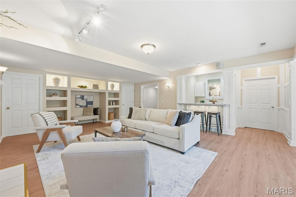 Green Pointe Estate - Residential