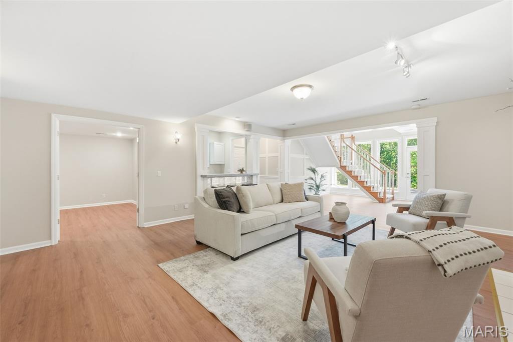 Green Pointe Estate - Residential