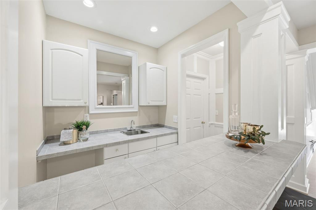 Green Pointe Estate - Residential