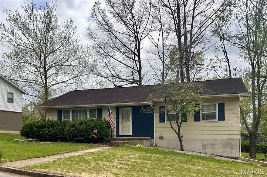 Check out this comfortable and roomy 4-bed, 2.5-bath home that’s got space for everyone to spread out. You’ll have two living areas—perfect for movie nights, game days, or just having a spot to unwind. There’s also an extra room that works great as a home office, craft room, or whatever you need. The oversized 2-car garage gives you plenty of storage, and the nice yard is ideal for hanging out, grilling, or letting pets run around. It’s a solid, easy-to-live-in home with all the space and flexibility you’d want.