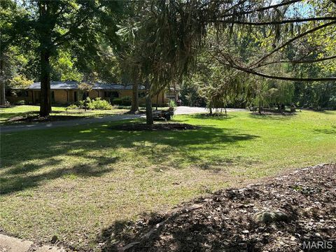 44 Villa Coublay Frontenac MO 63131