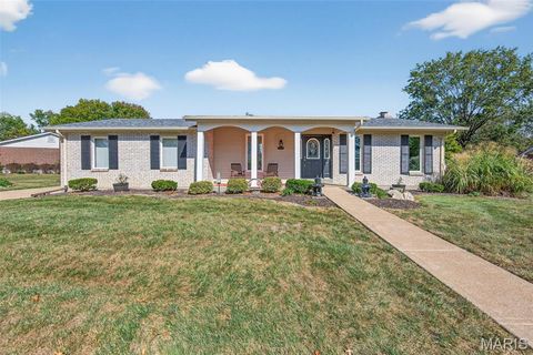 Photo of 5126 Firelight Court, St Louis, MO 63129 (MLS # 25069723)
