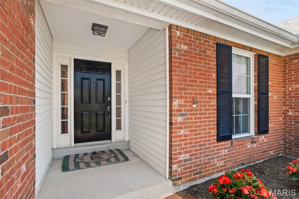 Photo of 5612 Briarwood Estates Drive, Oakville, MO 63129 (MLS # 26023554)