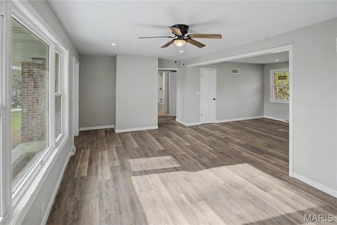 Tiny photo for 1635 N Spanish Street, Cape Girardeau, MO 63701 (MLS # 26018416)