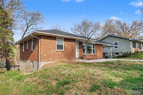 Tiny photo for 1635 N Spanish Street, Cape Girardeau, MO 63701 (MLS # 26018416)