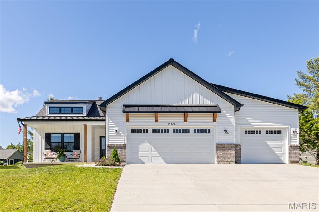 10523 Village Lane