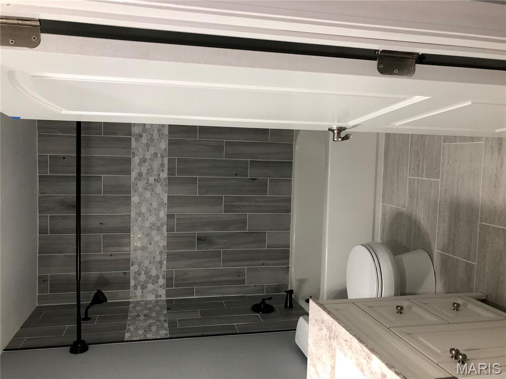 Shangri La Estates 04 - Residential Lease