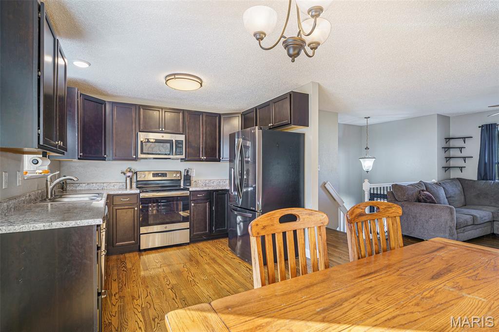 Pacific, Missouri 63069, United States, 2 Bedrooms Bedrooms, ,1 BathroomBathrooms,Residential,Coming Soon,242047