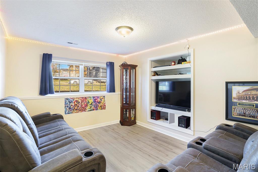 Pacific, Missouri 63069, United States, 2 Bedrooms Bedrooms, ,1 BathroomBathrooms,Residential,Coming Soon,242047