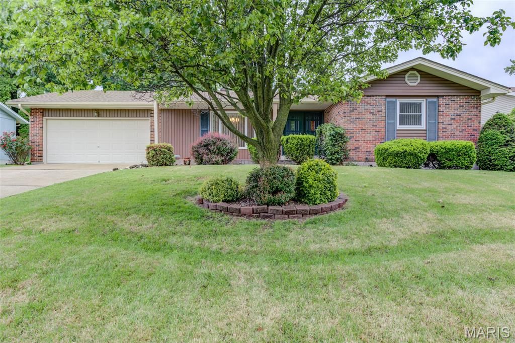 Photo of 1109 Wedgewood Drive, St Charles, MO 63303 (MLS # 26025695)