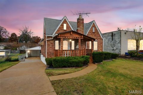 707 Pardella Avenue St Louis MO 63125