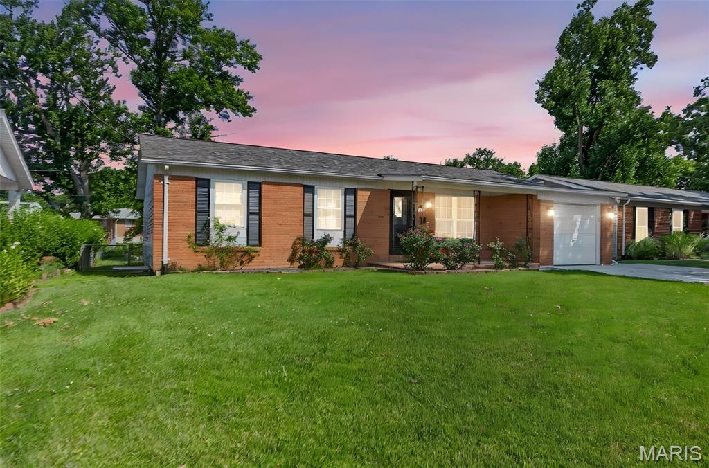 7437 Sunset Drive