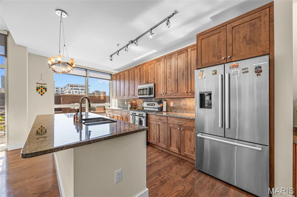 St Louis, Missouri 63108, United States, 1 Bedroom Bedrooms, ,2 BathroomsBathrooms,Residential,Active,189490