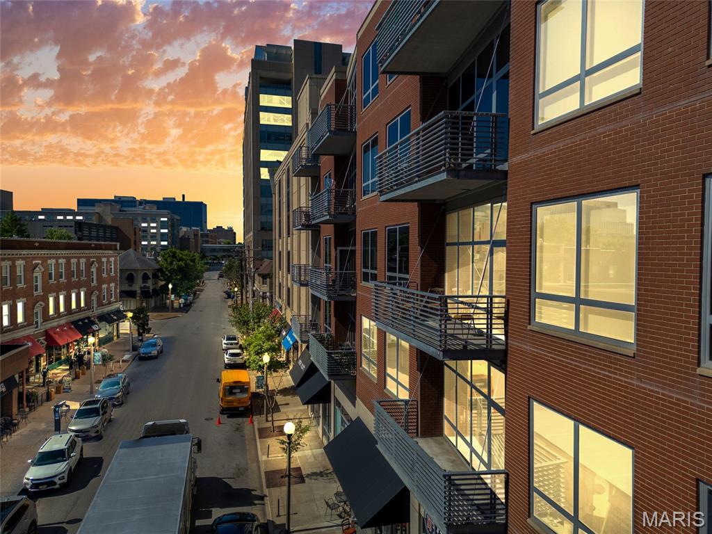 St Louis, Missouri 63108, United States, 1 Bedroom Bedrooms, ,2 BathroomsBathrooms,Residential,Active,189490