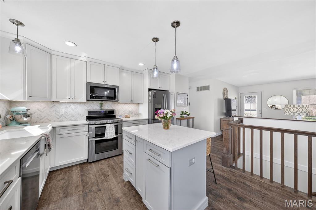 105 W Sunny Hill Boulevard