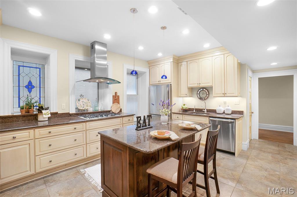 Aberdeen Condo - Residential