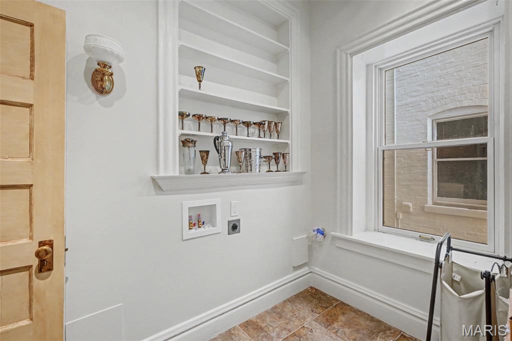 Aberdeen Condo - Residential