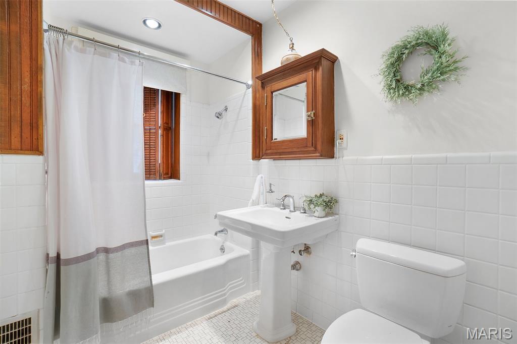 Aberdeen Condo - Residential