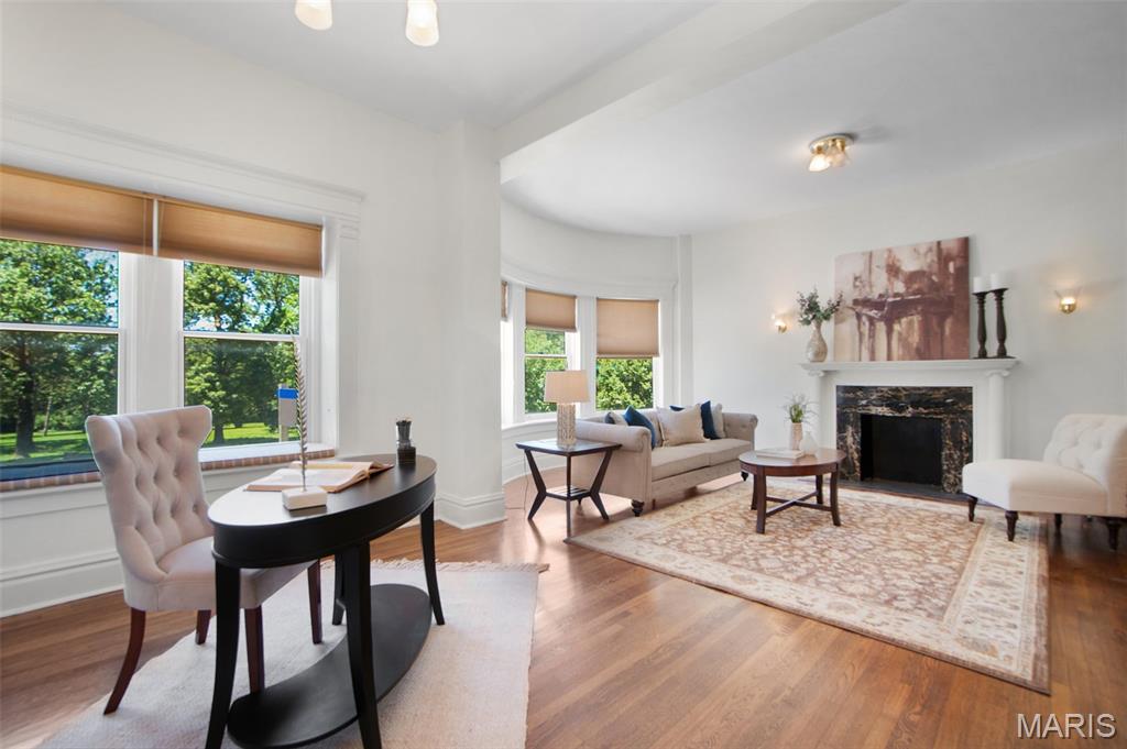 Aberdeen Condo - Residential