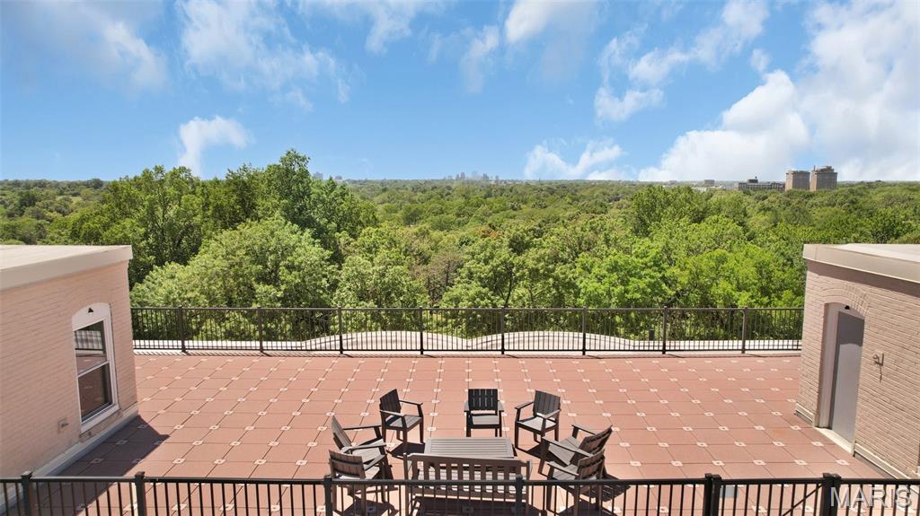 Aberdeen Condo - Residential