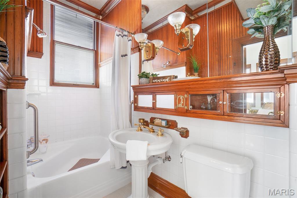 Aberdeen Condo - Residential