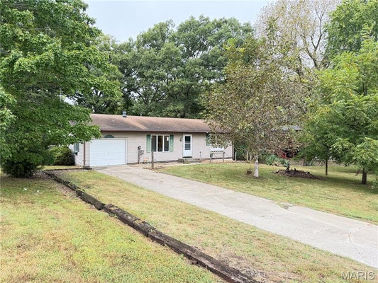 16825 LAKESIDE DR, CARLINVILLE, IL 62626 - Image b3af7e68e06a3ec4df2b13eae2f6220b/2224842087