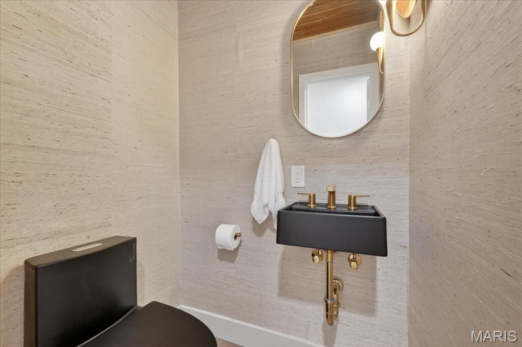 Stoneleigh Towers - Residential