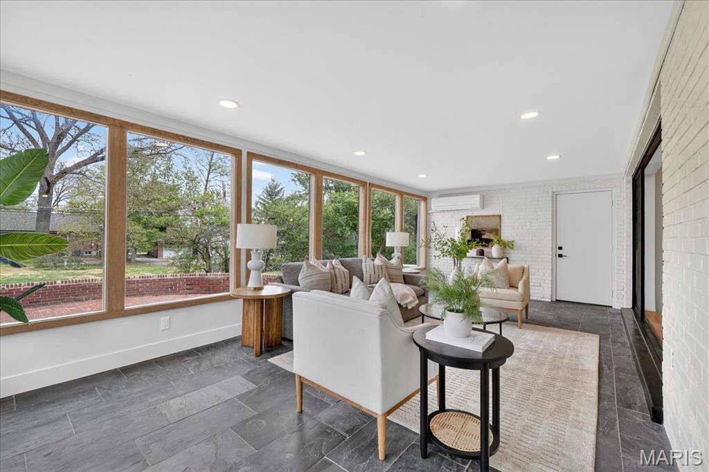 Stoneleigh Towers - Residential