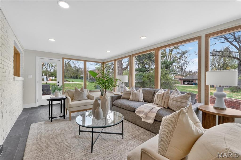 Stoneleigh Towers - Residential