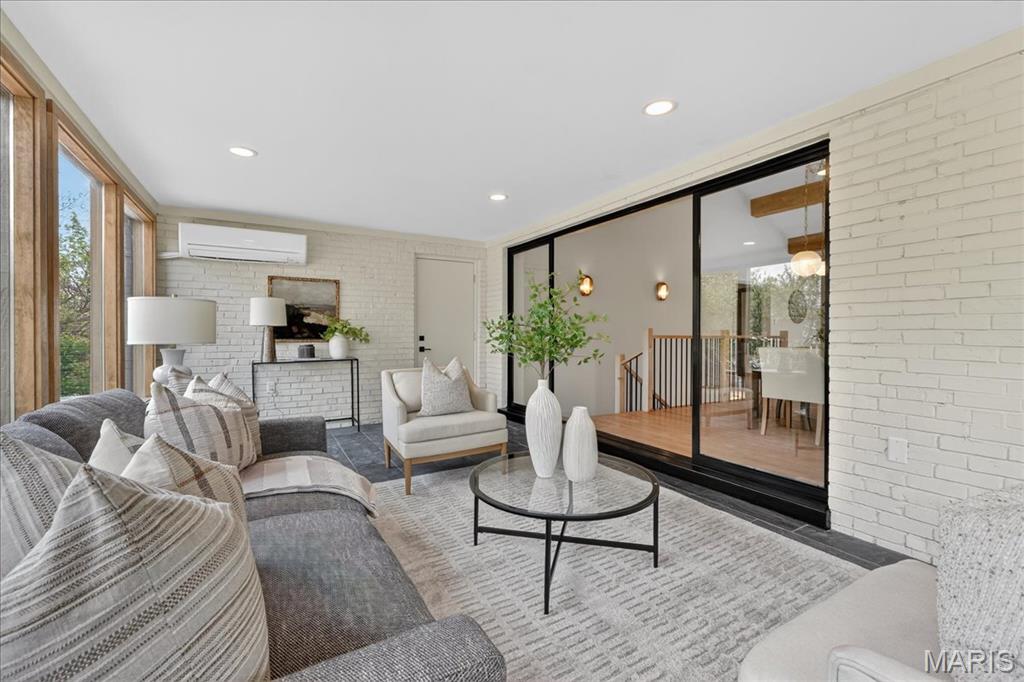 Stoneleigh Towers - Residential