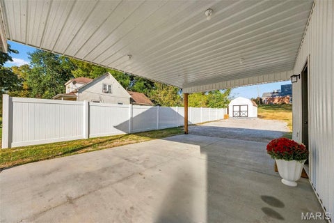 Tiny photo for 723 Broadway Extension, Elsberry, MO 63343 (MLS # 26065861)