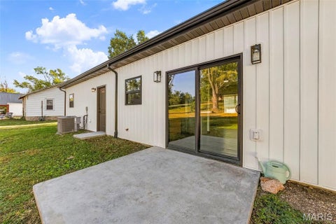 Tiny photo for 723 Broadway Extension, Elsberry, MO 63343 (MLS # 26065861)