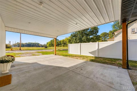 Tiny photo for 723 Broadway Extension, Elsberry, MO 63343 (MLS # 26065861)