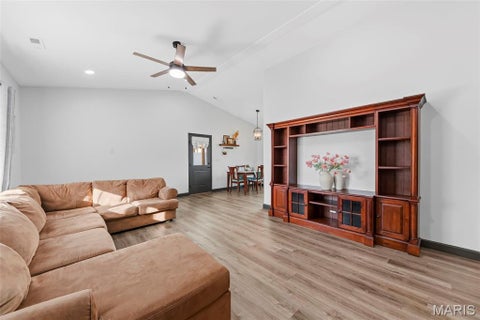 Tiny photo for 723 Broadway Extension, Elsberry, MO 63343 (MLS # 26065861)