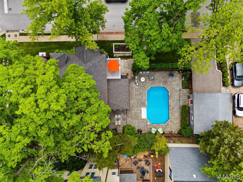 41 S Elm Avenue